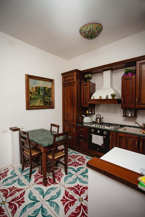 Delfini Trevi House Hotel Roma Exterior foto